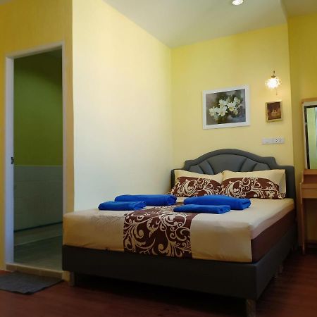 Santo House Bangkok Exterior photo
