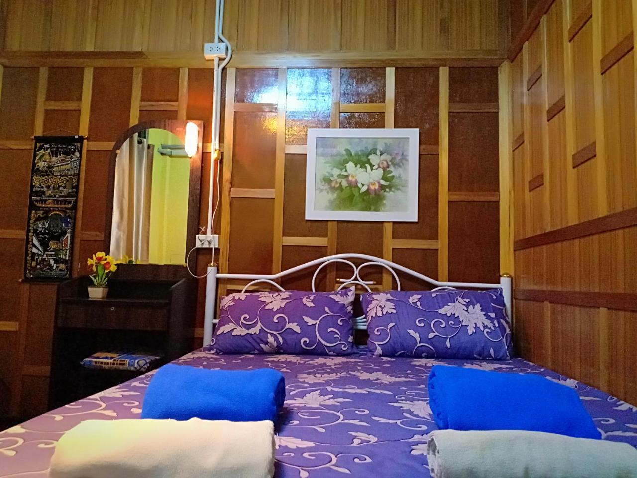 Santo House Bangkok Exterior photo