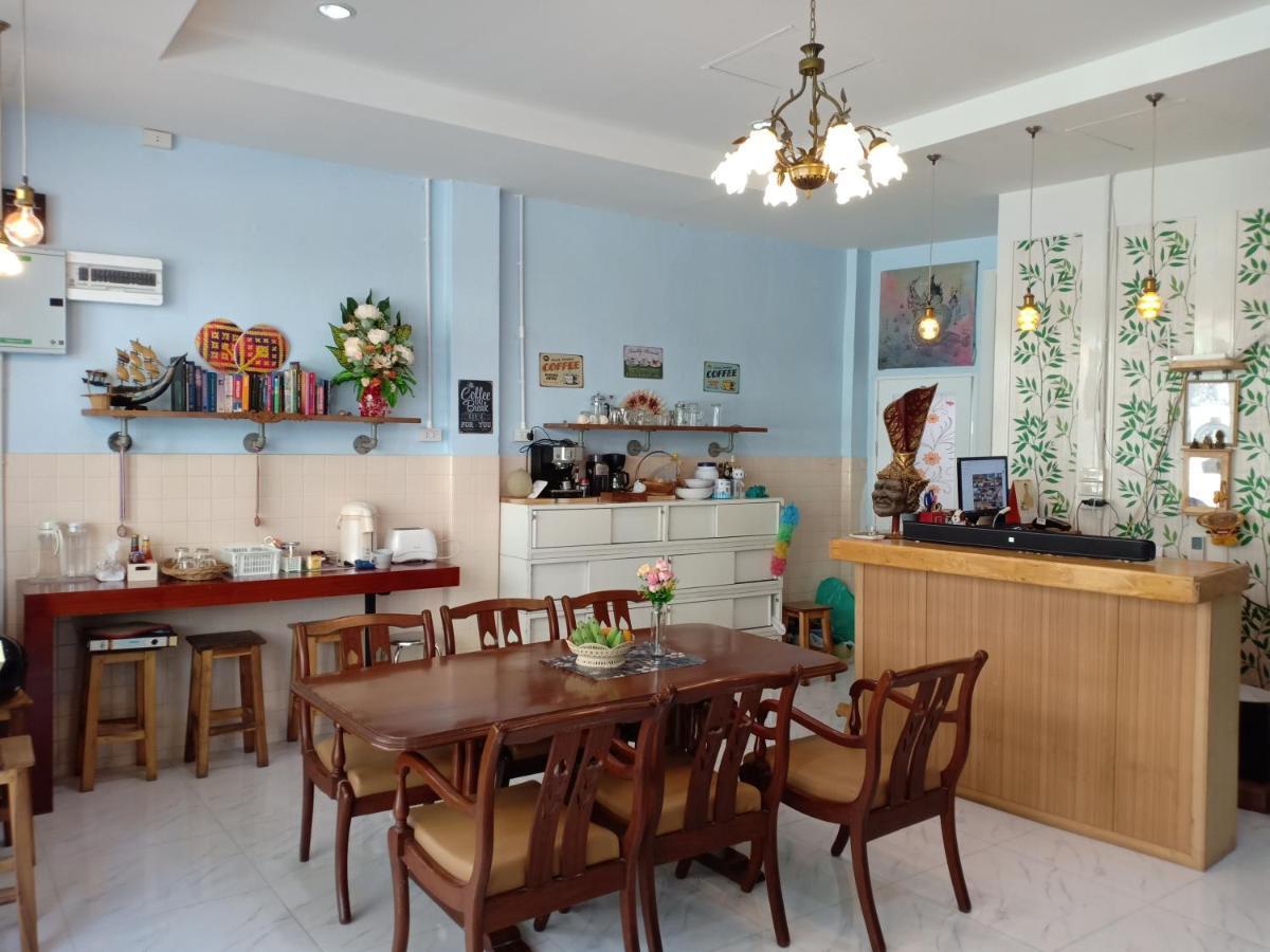 Santo House Bangkok Exterior photo
